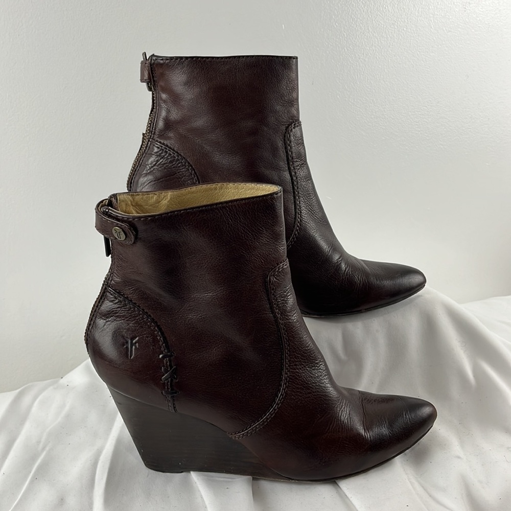 Frye Regina Wedge Back Zip Brown Leather Booties